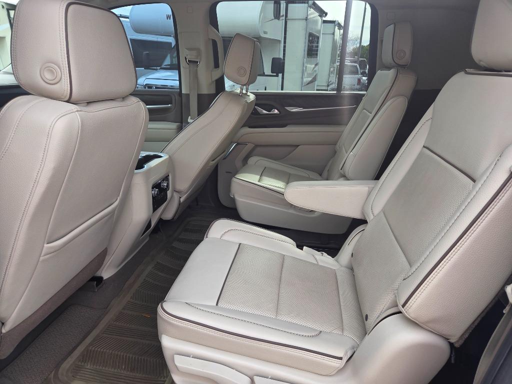 2021 GMC Yukon XL Denali - Photo 22