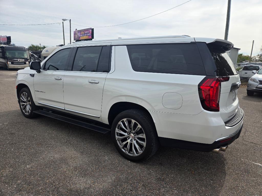 2021 GMC Yukon XL Denali - Photo 25