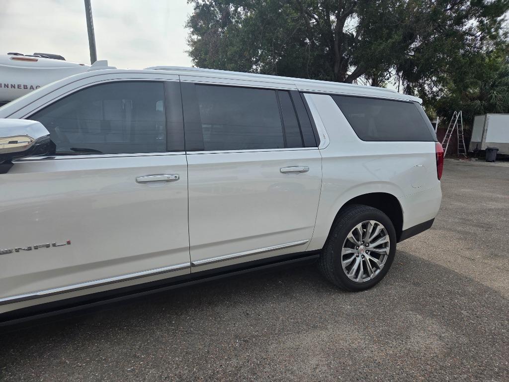 2021 GMC Yukon XL Denali - Photo 8