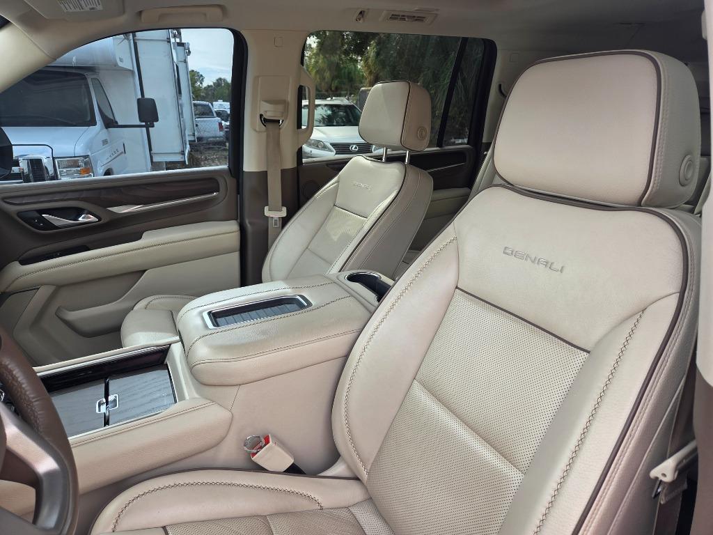 2021 GMC Yukon XL Denali - Photo 11