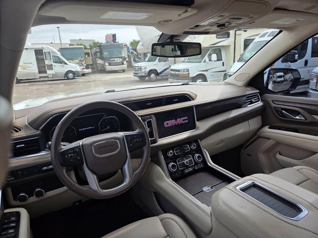2021 GMC Yukon XL Denali - Photo 18