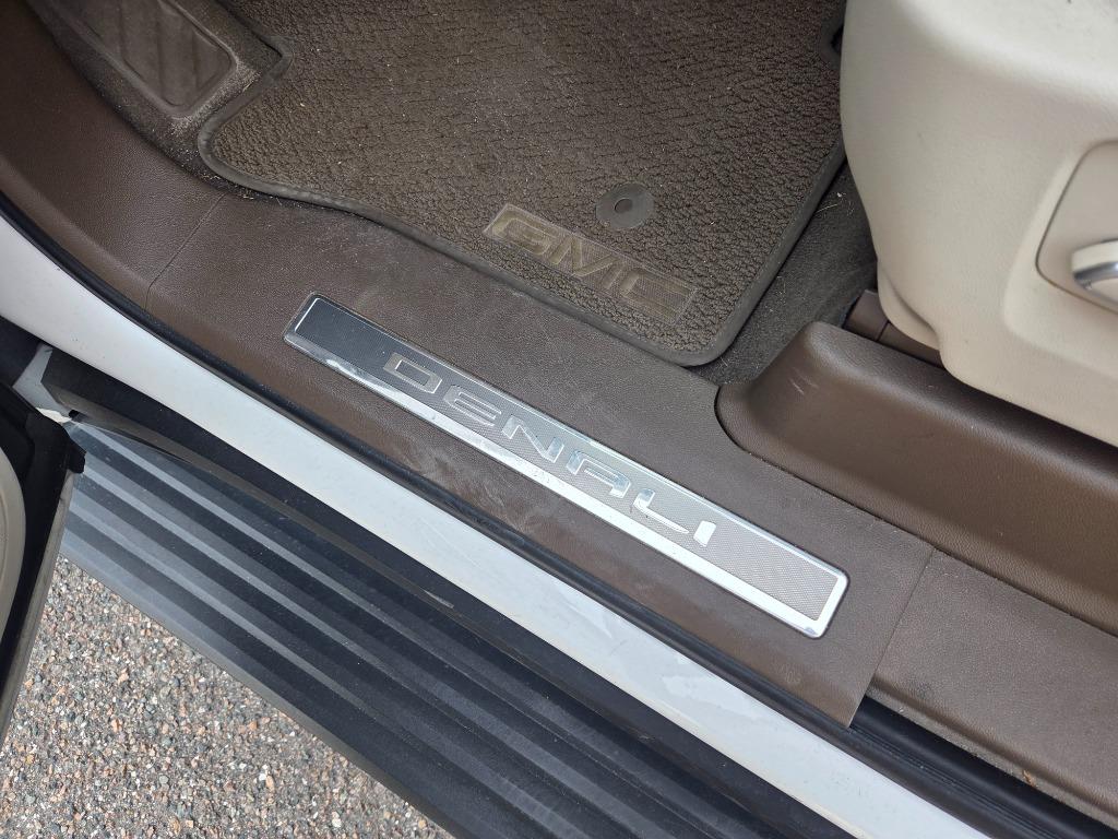 2021 GMC Yukon XL Denali - Photo 13