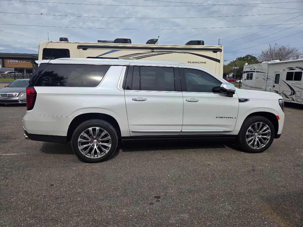 2021 GMC Yukon XL Denali - Photo 32