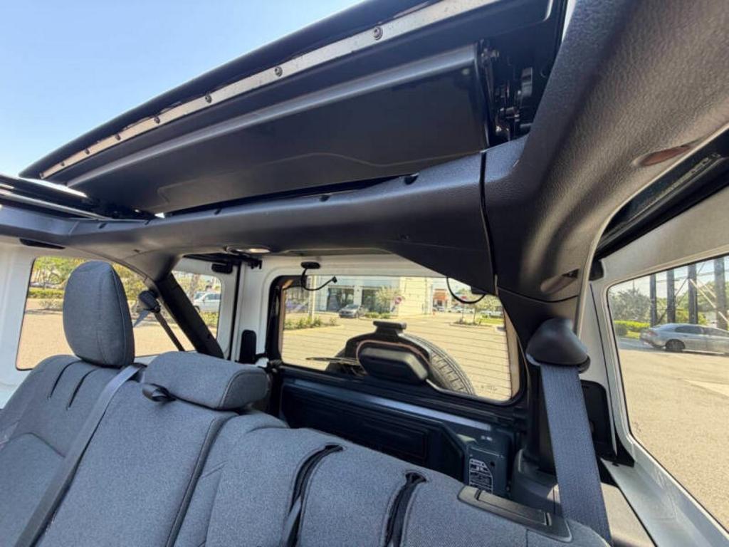2025 Jeep Wrangler 4xe Sahara 4XE - Photo 9