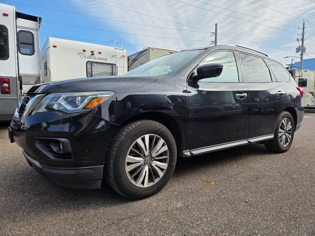 2019 Nissan Pathfinder SL