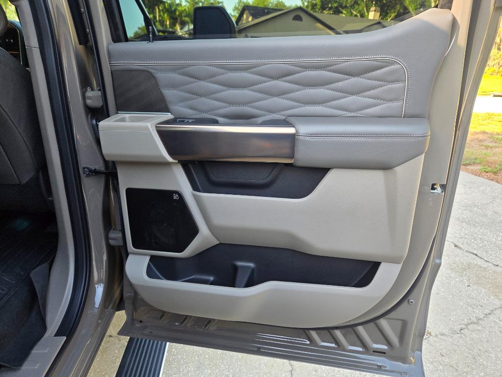 2026 Ford F-450 Super Duty Platinum - Photo 44