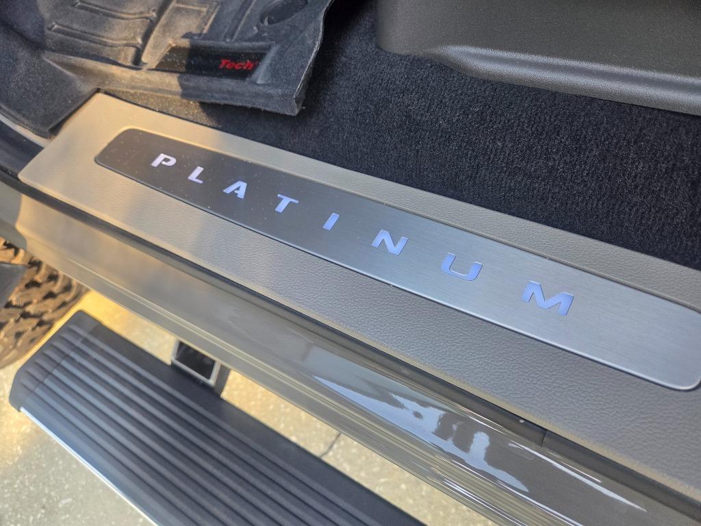 2026 Ford F-450 Super Duty Platinum - Photo 14