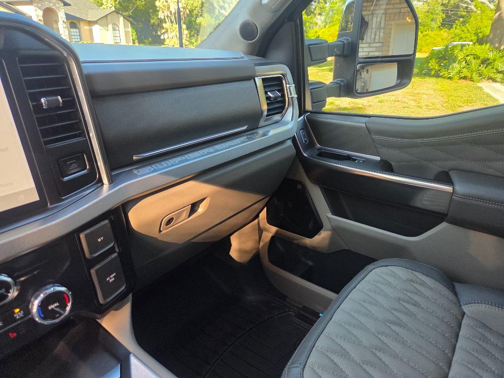 2026 Ford F-450 Super Duty Platinum - Photo 81