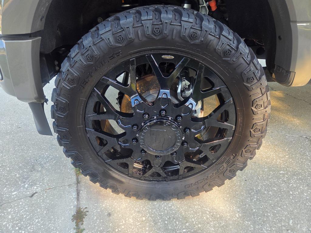 2026 Ford F-450 Super Duty Platinum - Photo 9