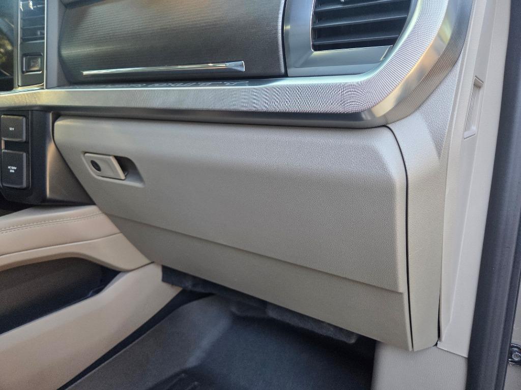 2026 Ford F-450 Super Duty Platinum - Photo 53
