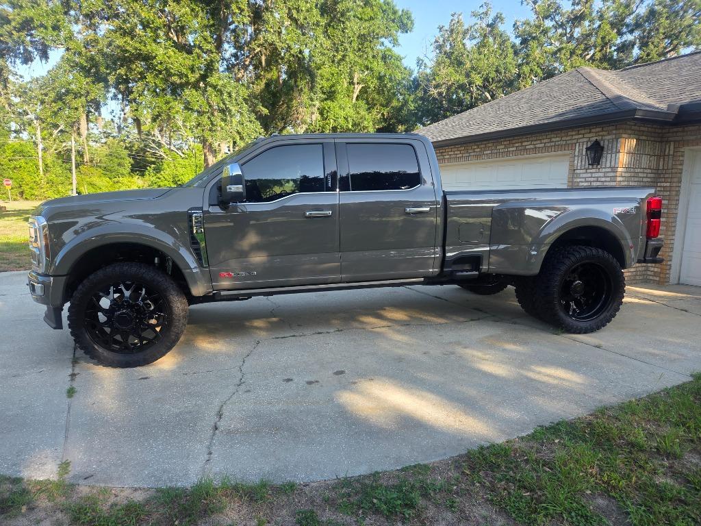2026 Ford F-450 Super Duty Platinum - Photo 10
