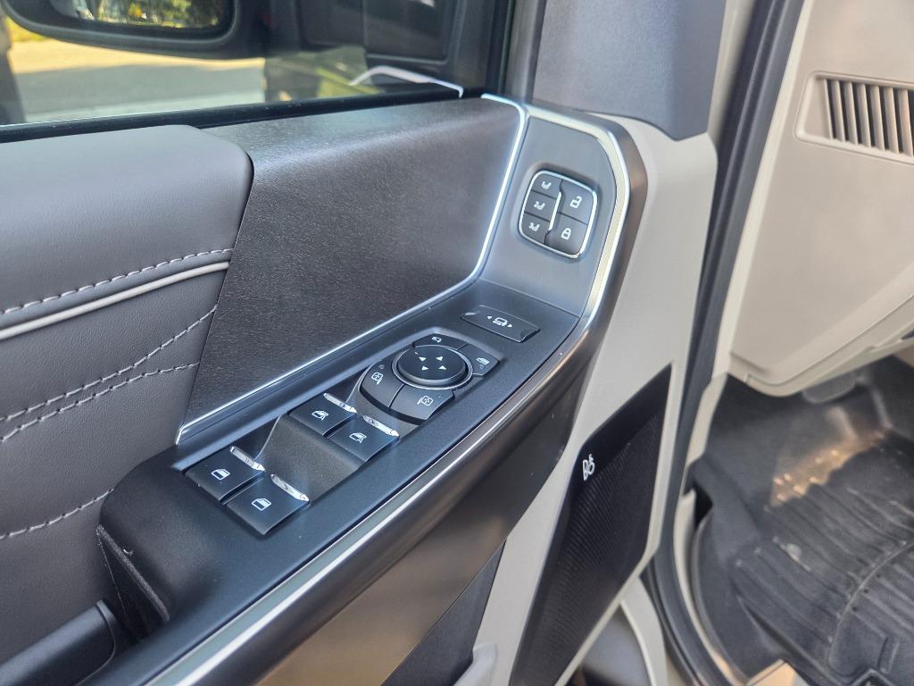 2026 Ford F-450 Super Duty Platinum - Photo 13