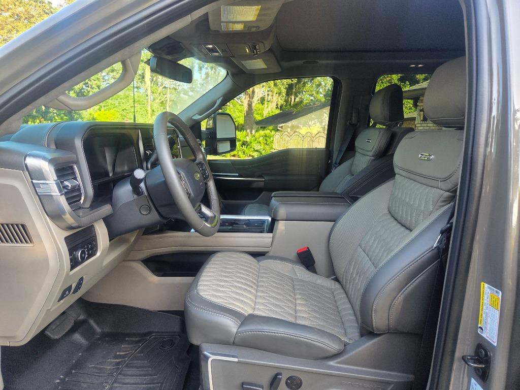 2026 Ford F-450 Super Duty Platinum - Photo 20