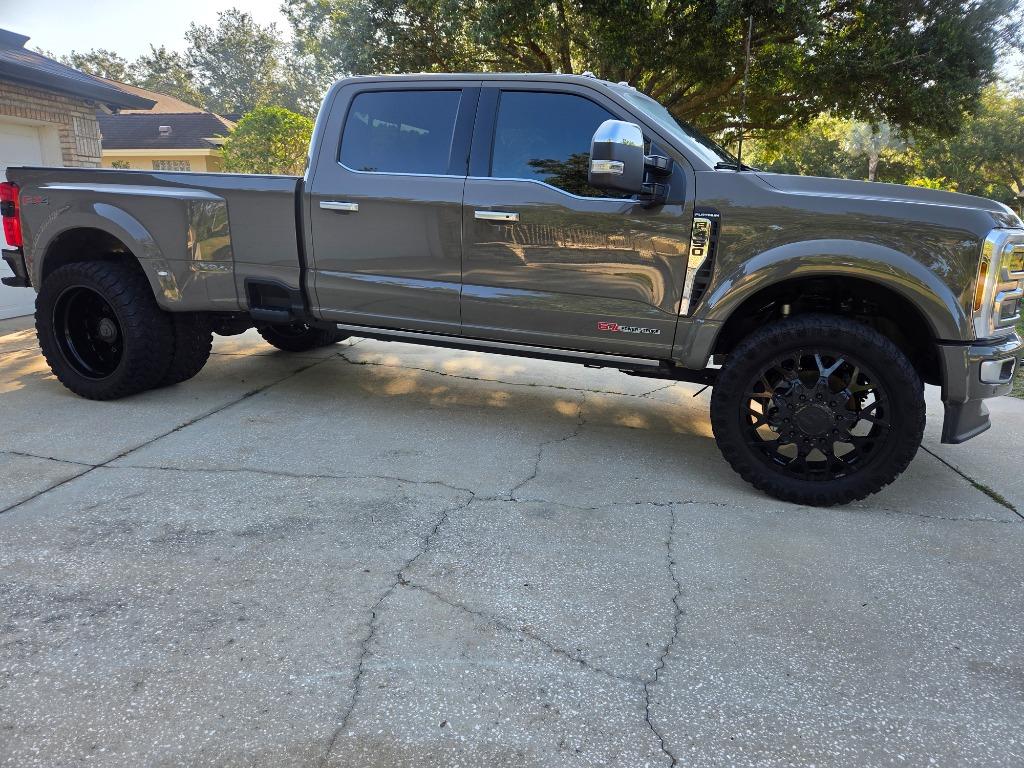 2026 Ford F-450 Super Duty Platinum - Photo 41